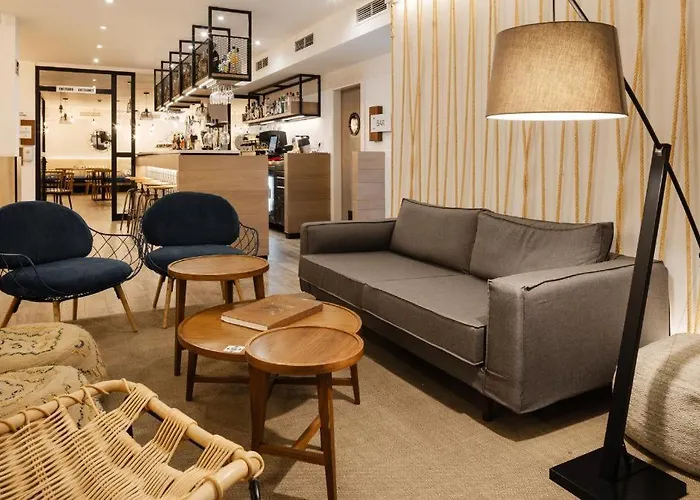 R2 Bahia Kontiki بويرتو ذيل كارمين