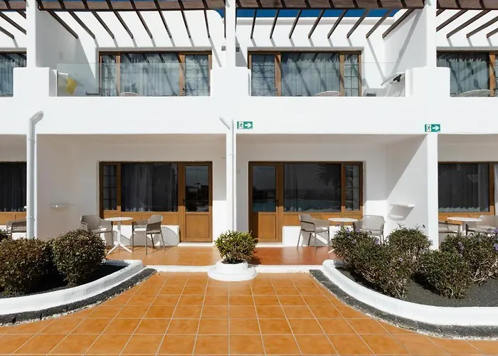 R2 Bahia Kontiki بويرتو ذيل كارمين