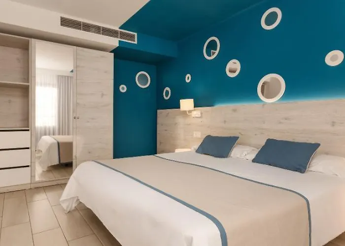 R2 Bahia Kontiki بويرتو ذيل كارمين