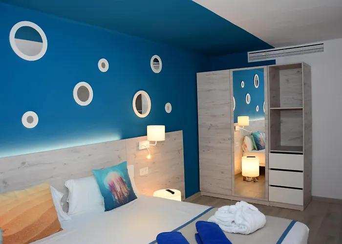 R2 Bahia Kontiki Puerto del Carmen (Lanzarote)