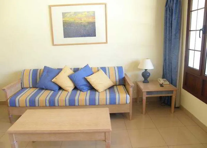 R2 Bahia Kontiki Puerto del Carmen (Lanzarote)