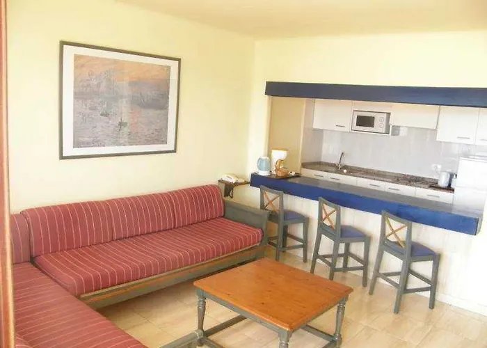 R2 Bahia Kontiki Puerto del Carmen (Lanzarote)